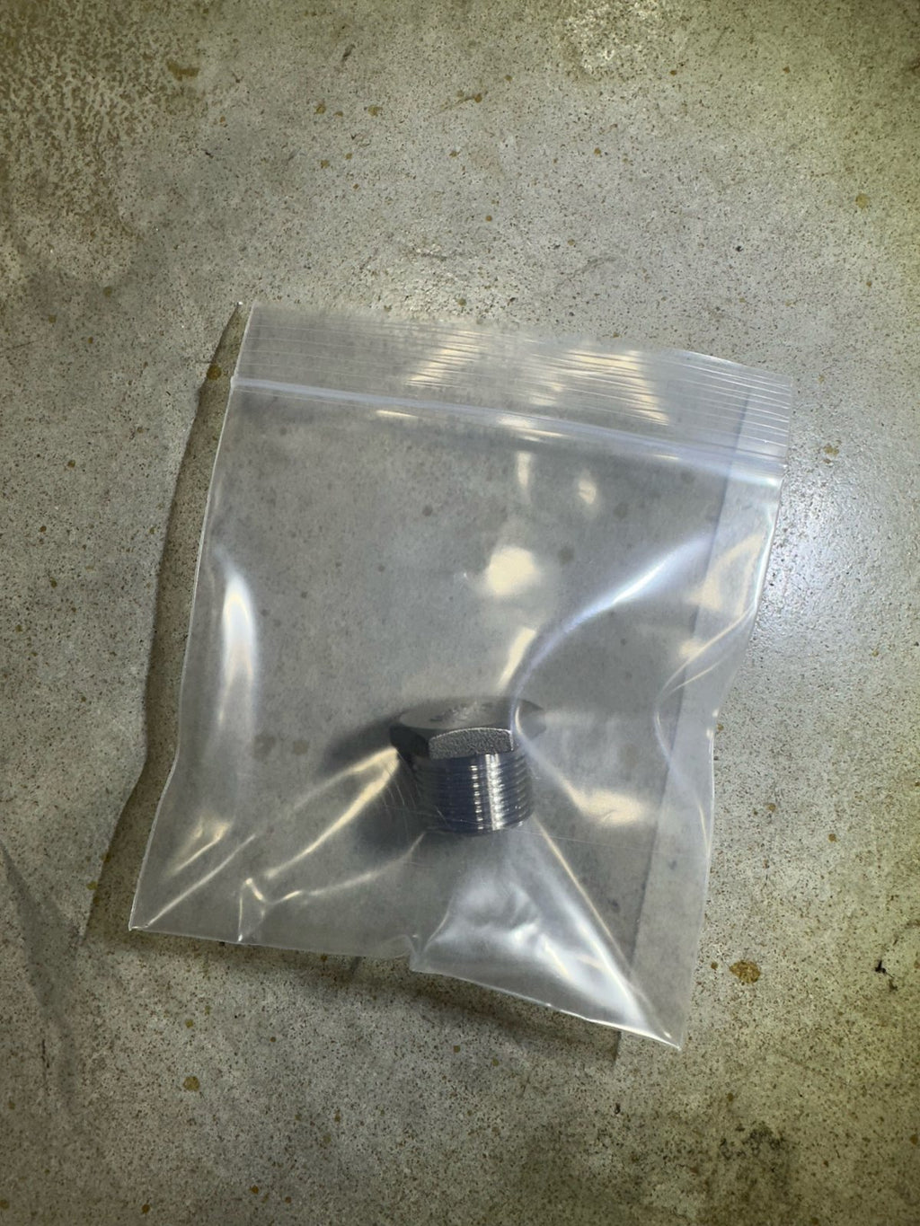 PHLOW Hub Plug