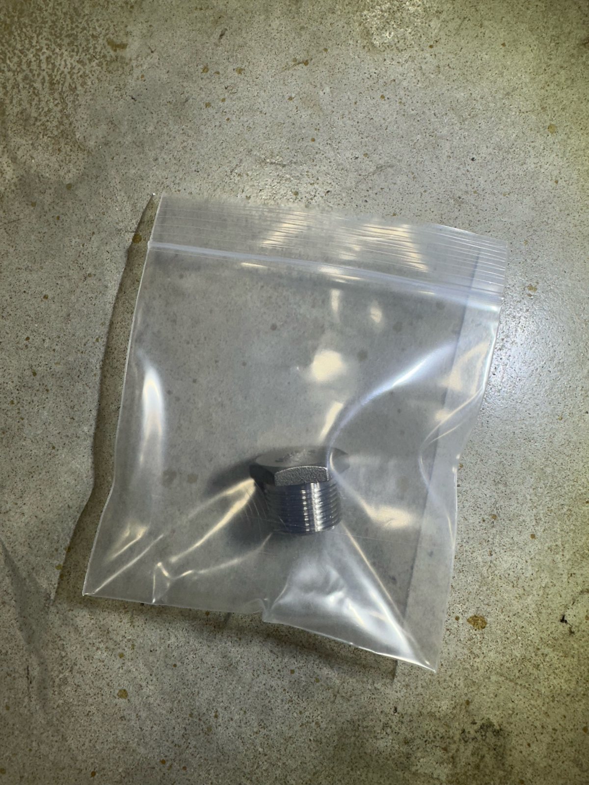 PHLOW Hub Plug